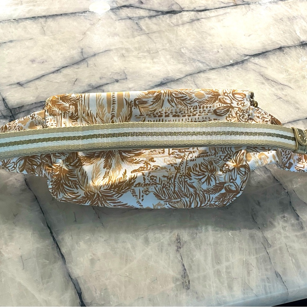 Lilly Pulitzer Torrey belt bag - Picture 9 of 9